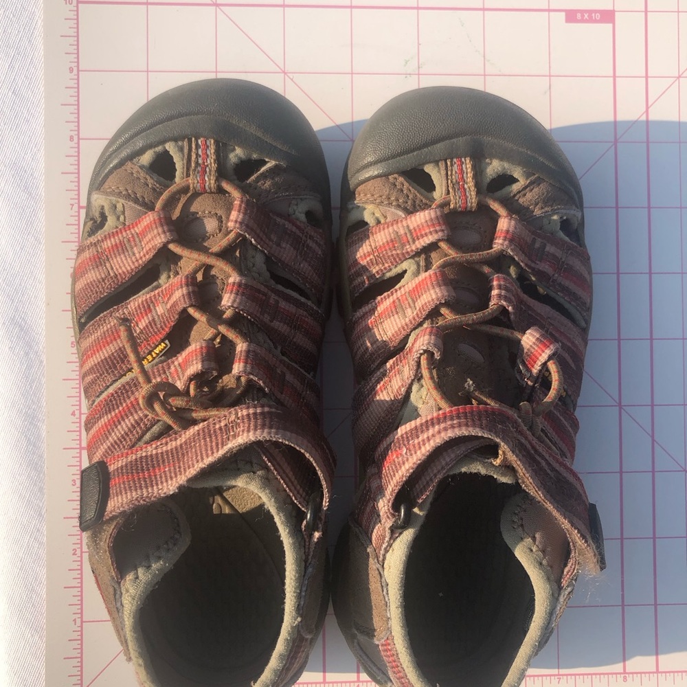 Keen Youth Boys Water Shoes Size 13 Brown/Red